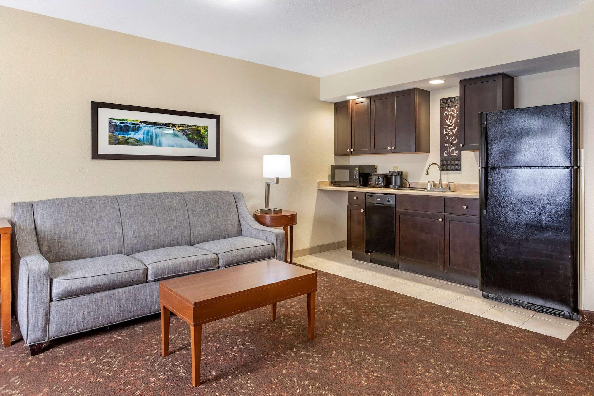 Comfort Inn Okemos - East Lansing Экстерьер фото