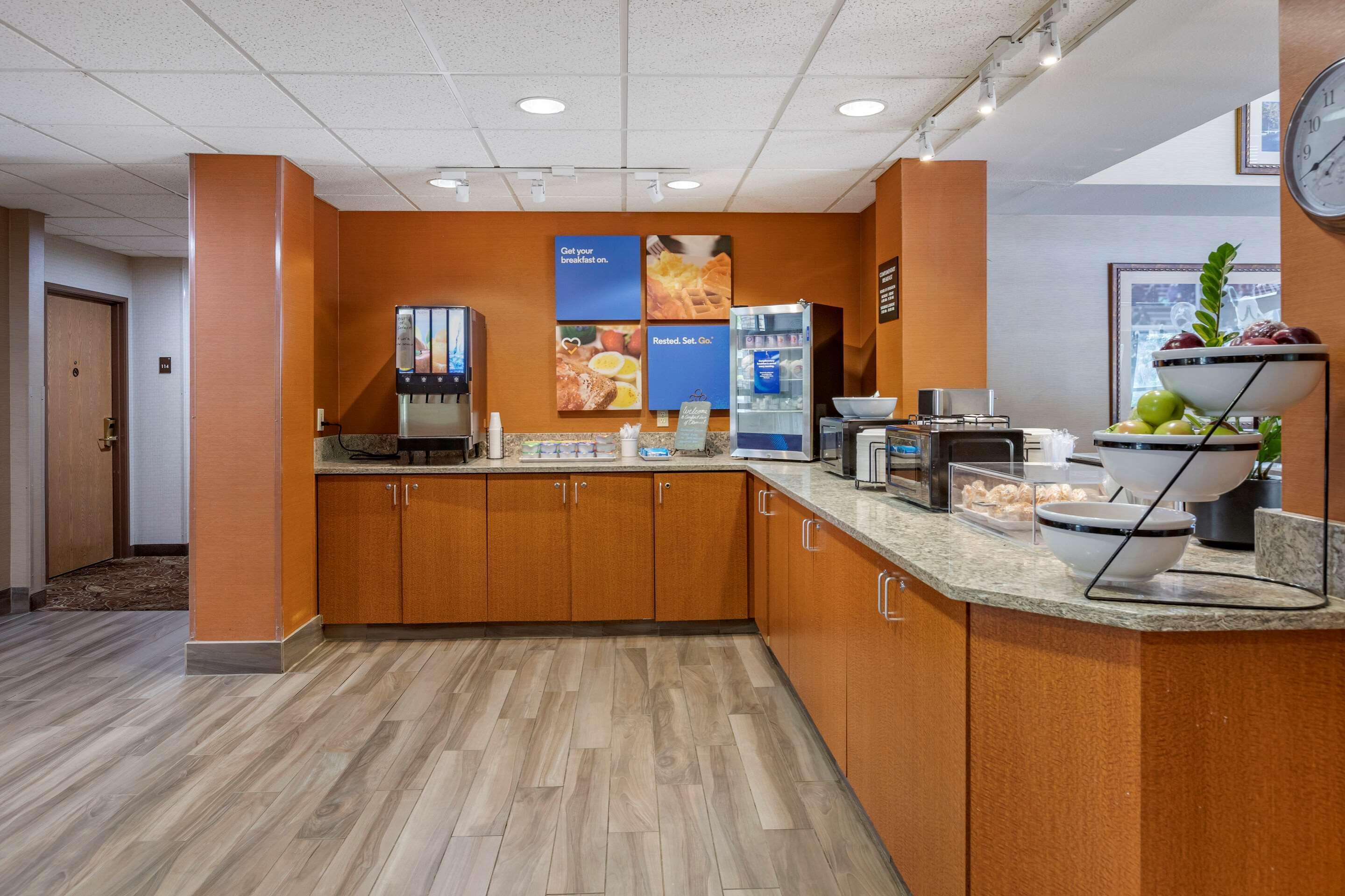 Comfort Inn Okemos - East Lansing Экстерьер фото