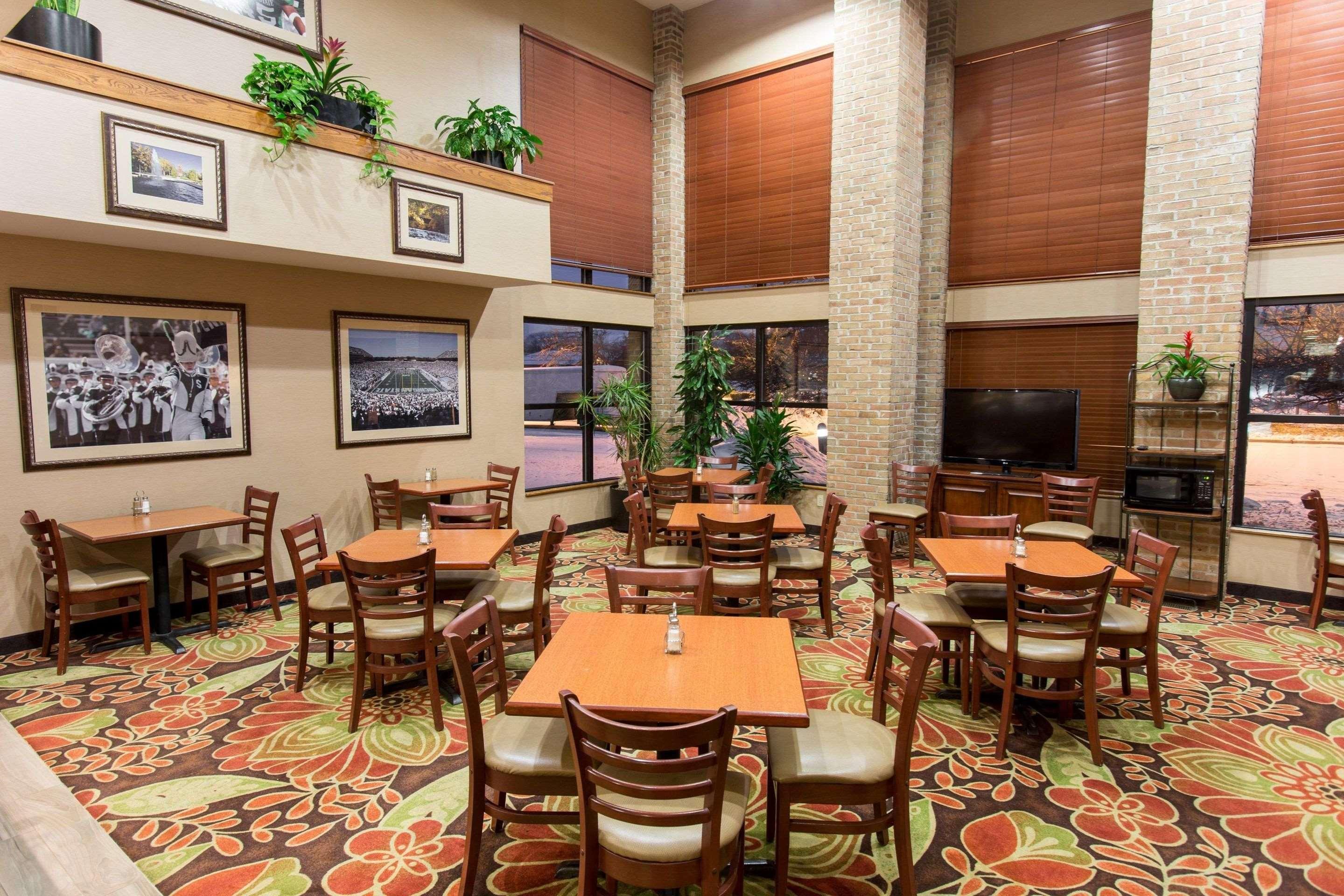 Comfort Inn Okemos - East Lansing Экстерьер фото